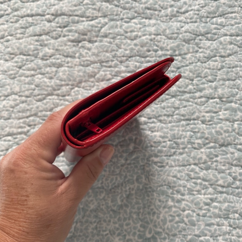 Beautiful Red Wallet - Picture 8 of 8